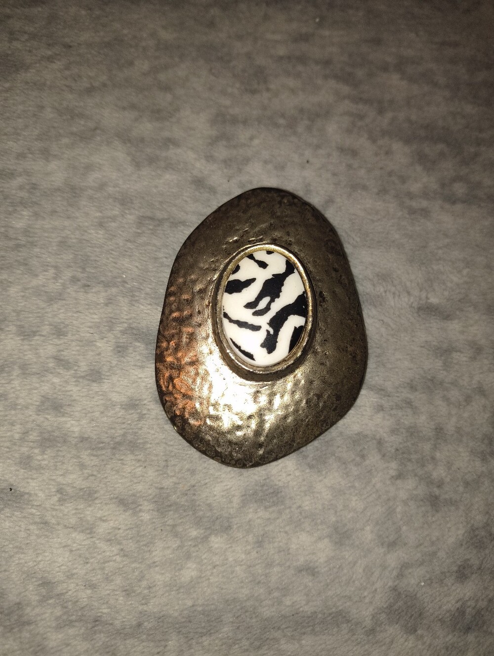 Hammered Gold-Tone Statement Ring with Black and White Inlay